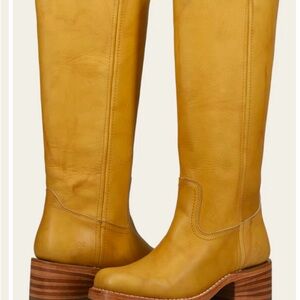 Frye Campus 14L boots ( banana color ) . Brand new- never worn